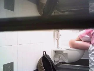 Hot Girls On Student Toilet 7 screenshot 2