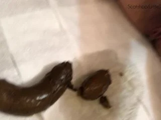 LittleDirtyPrincess – Long Smooth Thick Morning Poop Bonus Horny Poop screenshot 3