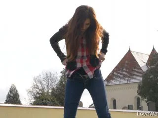 Bonus With Laura screenshot 5