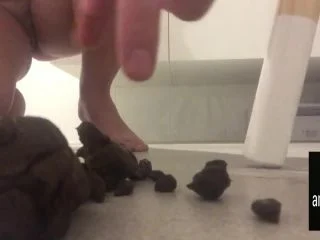 Pooping Off Stool And Fingering Pussy screenshot 4