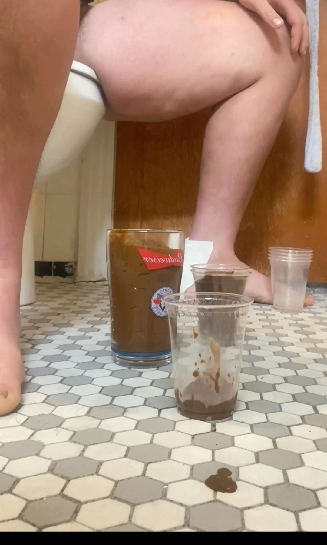 Phattiepheeder – PAWG Unloads 4 Cups Of Hot Chocolate
