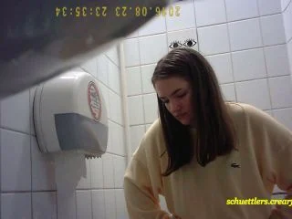 Student Restroom 66 screenshot 4