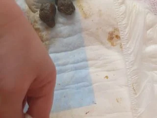 PooGirlSofia – Regressed Messy Diaper Play – Nappy Off screenshot 7