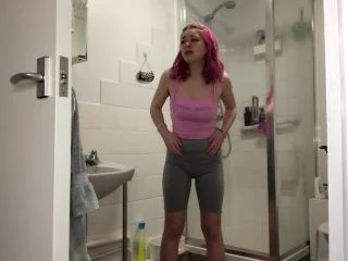 Step Sisters Pee Desperation screenshot 1