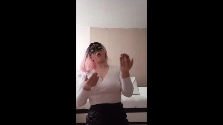 Miss Di – Eating And Masturbating Shit