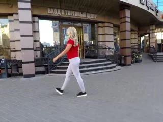 Leggings Pooping In Fast Food Restaurant screenshot 1
