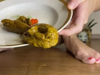 P00girl – I Pooped Onto A Plate And Eat-I Chew With A Fork And Smearing screenshot 1