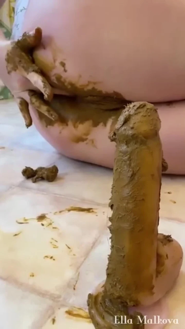 ScatElla – DILDO SHIT FUCKING BLOW JOB