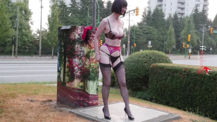 Teacher Julia – Brave Girl Public Peeing