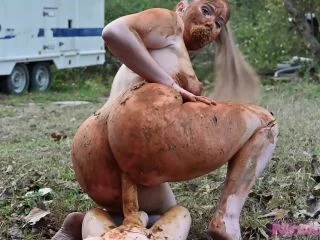 I Meet A Man Outside I Piss And Shit On Him And He Fucks Me Full Of Shit screenshot 5