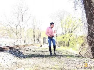 On The Right Track screenshot 1