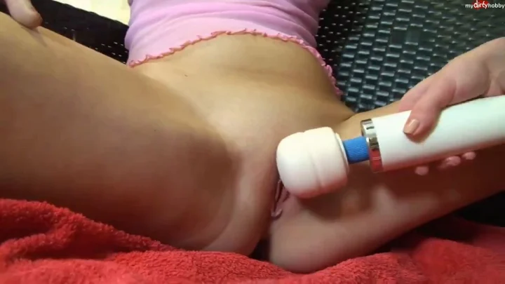 LittleSue – Perverse Natursektlesben Unter Sich