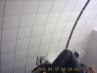 Student Restroom 95 screenshot 5