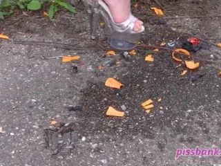 Publicpeeing – Public Peeing On Crushed Toy Cars screenshot 4
