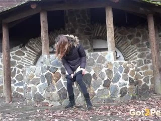 Gushing MILF screenshot 2