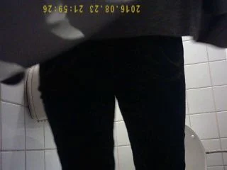 Student Restroom 94 screenshot 4