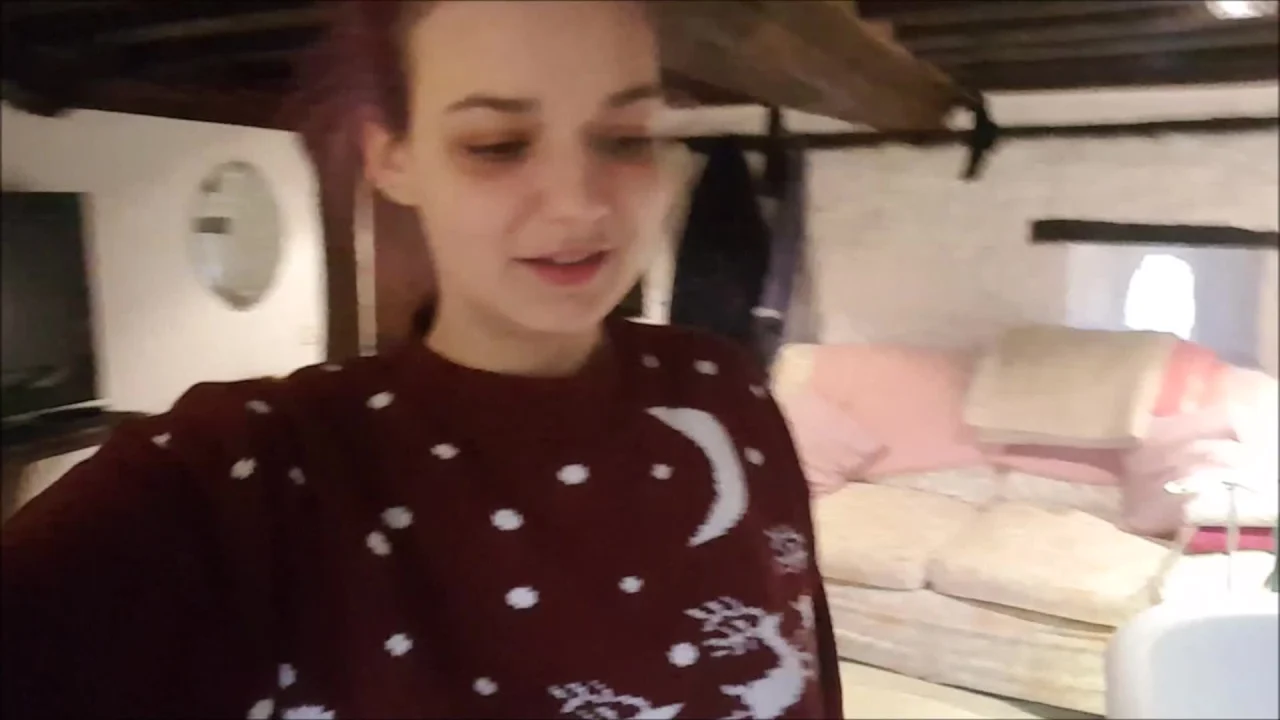 Bad Dolly – Christmas Pee Compilation