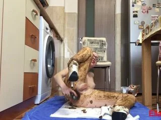 EllaGilbert – Extreme Body Smearing screenshot 3