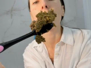 OksiLove – Let S Brush My Teeth With Poop Paste screenshot 1