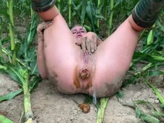Screwdriver Schiss – Extremely Dirty With Rubber Boots In The Field On The Way screenshot 6