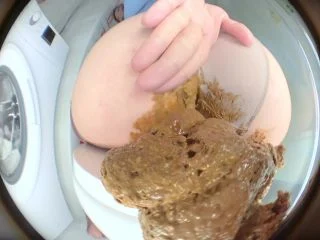 DirtyBetty – Megalophobic Poop Discharge screenshot 2