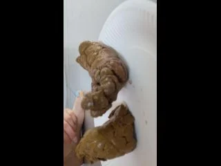 LucyBelle – Huge Poop screenshot 7