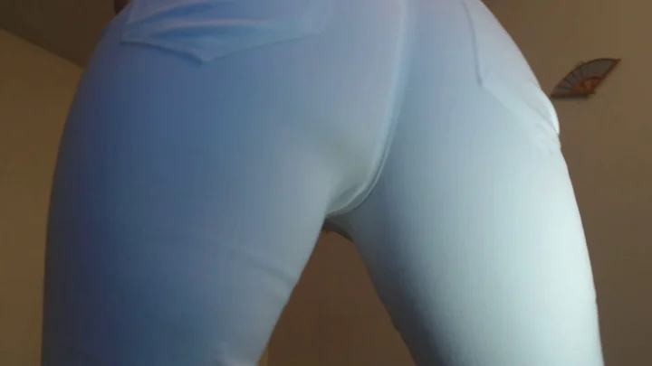 CosmicGirl – Stinky Farting In My Sexy White Skinny Jeans