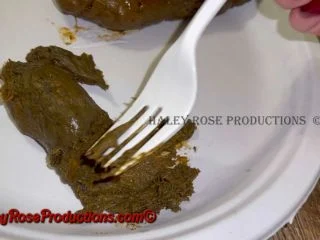 Haley Rose – Feeding Slave My Digested Shitty Corn screenshot 2