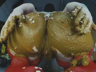 SweetbettyParlour – Strange Noise In Scat Clip- screenshot 6