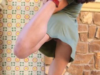 Sophia – Peeing Scene 1 screenshot 2