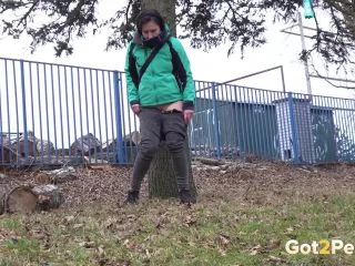 Leaning To Pee screenshot 7