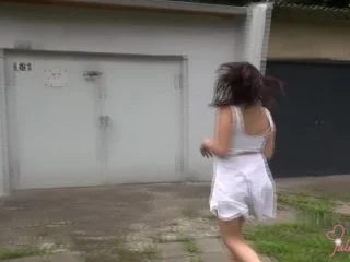 Julyjohnson – Outdoor Pissen screenshot 3