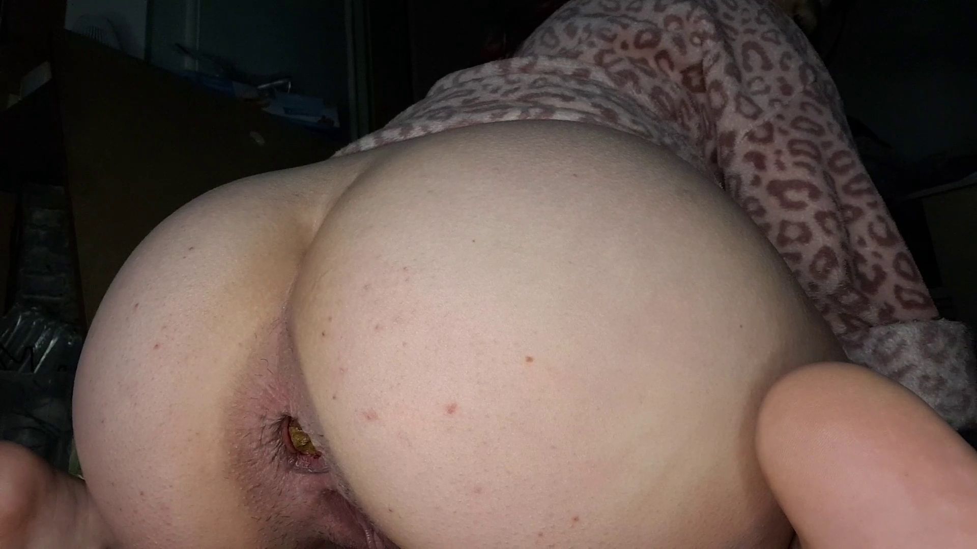 XOBunny – Farts Twerk Shit Gapping Asshole