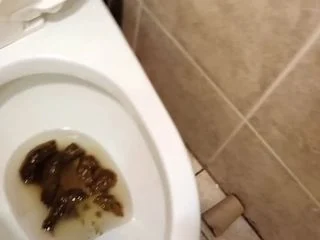 Mirellabb – Eating My Dirty Toilet After Pooing screenshot 3