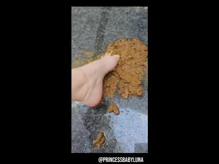 PrincessBabyLuna – Pooping Outside And Playing With It screenshot 4
