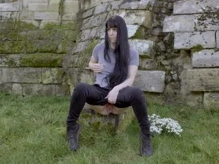 Super Sex Girl UK – Outdoor Pee And Lactate screenshot 2