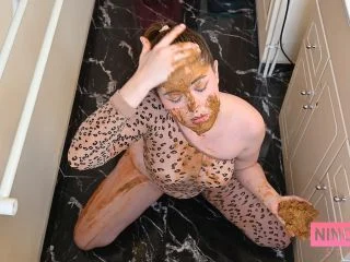 Ninounini – EATING SHIT IN THE FAMILY BATHROOM screenshot 1