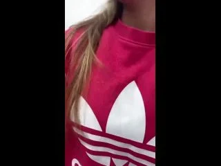 SuzieLove212 – Risky Outdoor Pee And Car Pussy Play screenshot 2