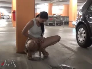 Wet Kelly – Pee In The Parking Lot screenshot 3