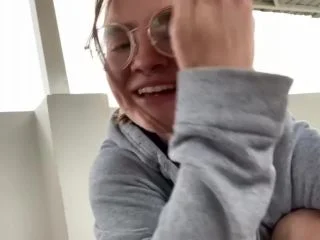 Emilyrosetv – Girlfriend Pisses For You And Cums screenshot 5
