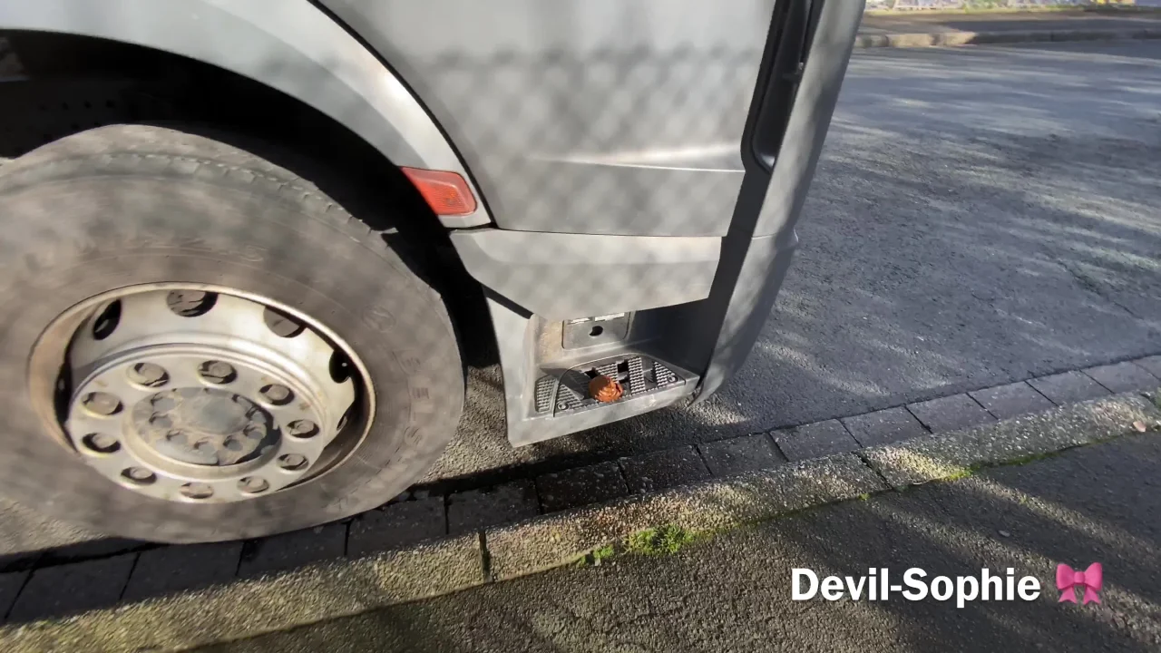 DevilSophie – OMG – How Does The Shit Get Onto The Truck Running Board