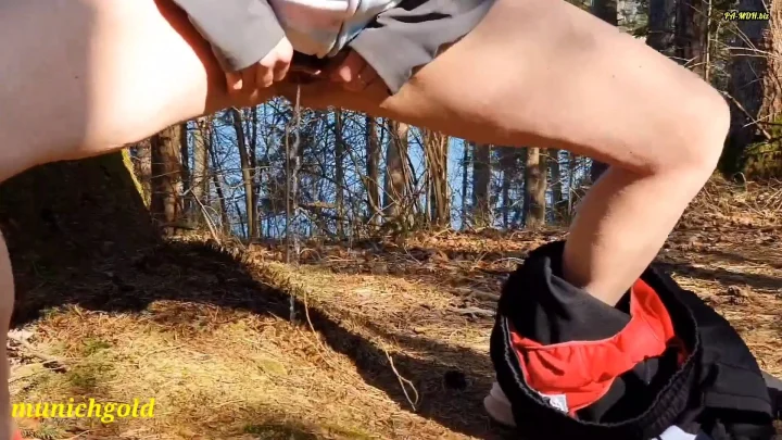 Munichgold – Meine Neue Kinky Pee Zusammenstellung Outdoor – Meine Haarige Butterfly Muschi Pisst