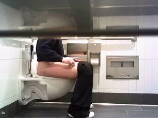 Hot Girls On Student Toilet 1 screenshot 1