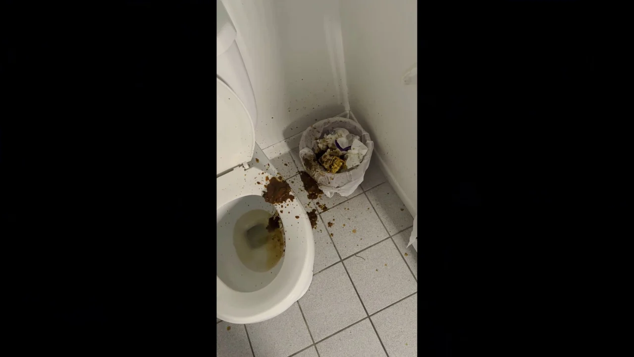DirtyDaisy – Diarrhea And Accident Compilation
