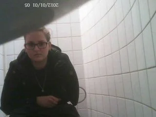 Student Restroom 81 screenshot 6