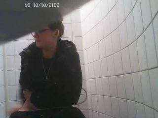 Student Restroom 81 screenshot 7
