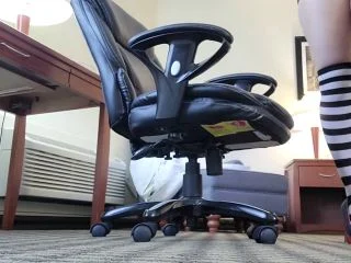 Office Piss screenshot 1