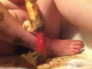 Hotwife Allura Plays With Poop And Makes A Mess screenshot 6