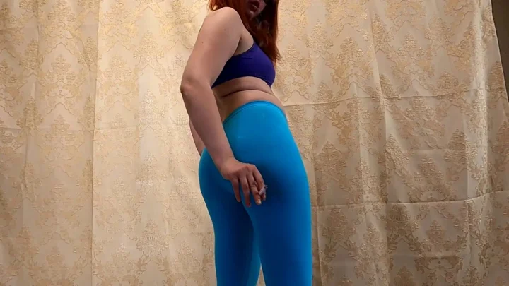 Janet – Light Blue Leggings Shitty Mess