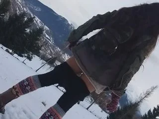 Dream4Angel – Winter PEE In High Mountains screenshot 1